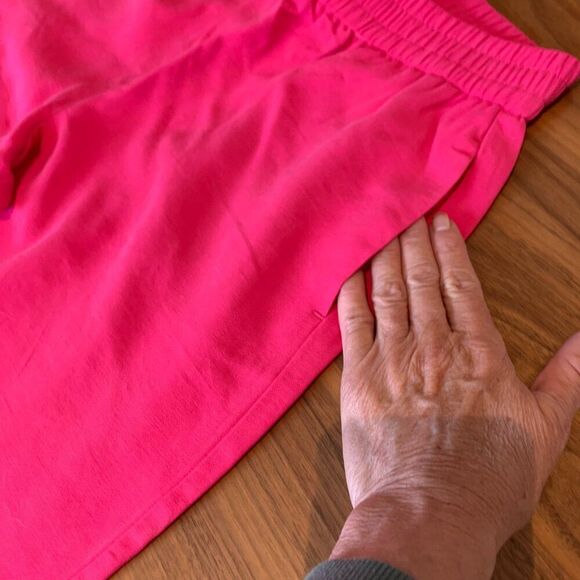 Vero Moda, new with tags, intense pink, sz M, unlined, pull on, wide leg - Picture 4 of 16